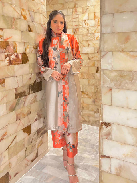 Umaima | Stitched | 3 Piece | Printed Silk