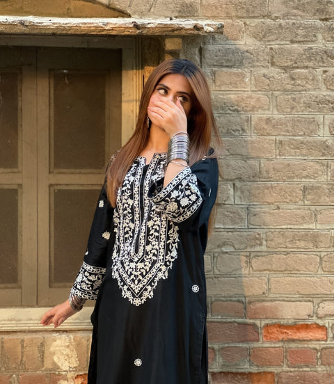 Black Bloom (Embroided 2 PCs)