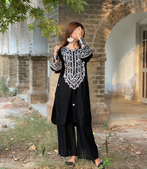 Black Bloom (Embroided 2 PCs)